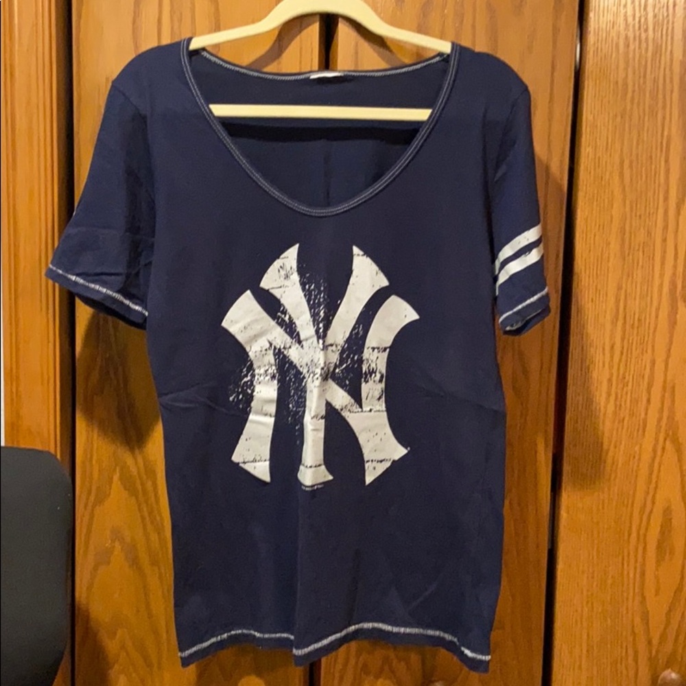 5th & Ocean New York Yankees navy t-shirt